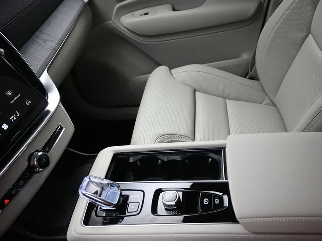 Nuevos VOLVO XC90 PLUG-IN HYBRID à Estados chez autogozo