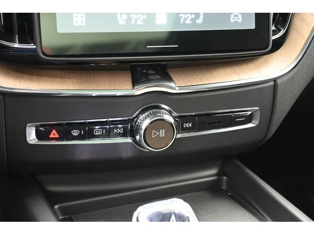 Nuevos VOLVO XC60 PLUG-IN HYBRID à Estados chez autogozo