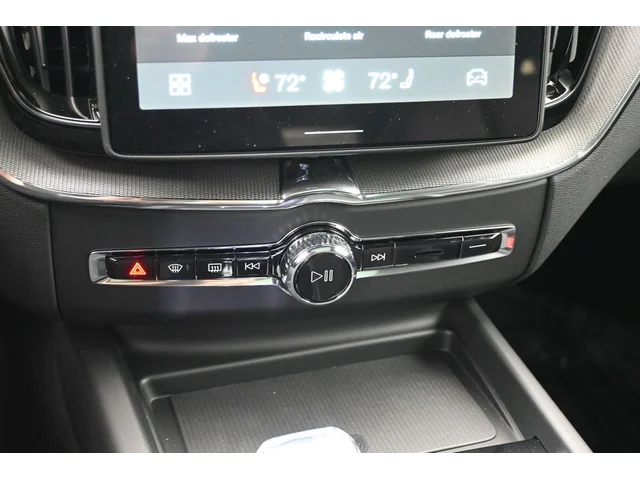 Nuevos VOLVO XC60 PLUG-IN HYBRID à Estados chez autogozo
