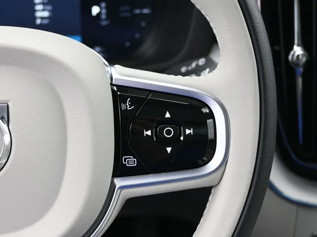 Nuevos VOLVO XC60 PLUG-IN HYBRID à Estados chez autogozo