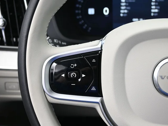 Nuevos VOLVO XC60 PLUG-IN HYBRID à Estados chez autogozo