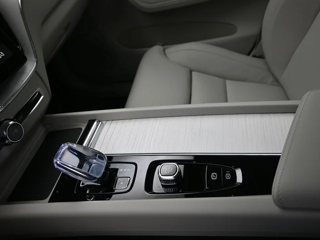 Nuevos VOLVO XC60 PLUG-IN HYBRID à Estados chez autogozo