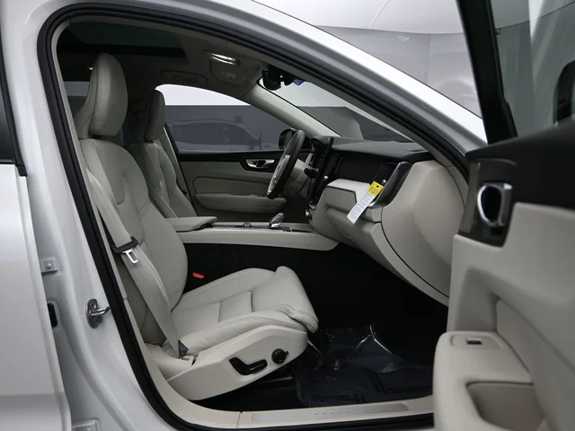 Nuevos VOLVO XC60 PLUG-IN HYBRID à Estados chez autogozo