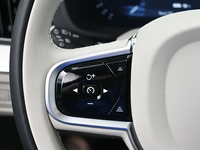Nuevos VOLVO XC60 PLUG-IN HYBRID à Estados chez autogozo