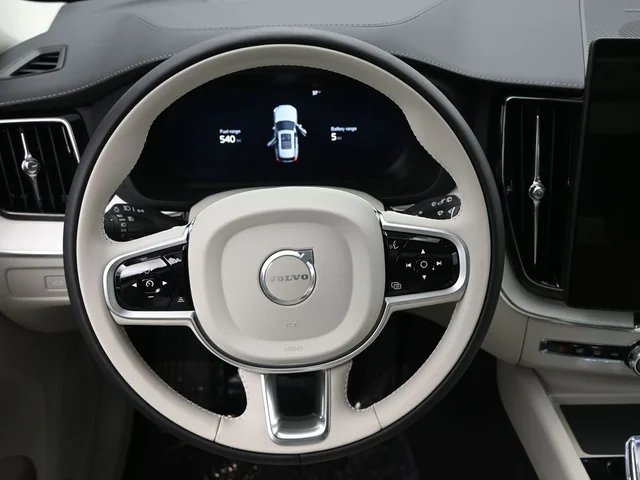 Nuevos VOLVO XC60 PLUG-IN HYBRID à Estados chez autogozo