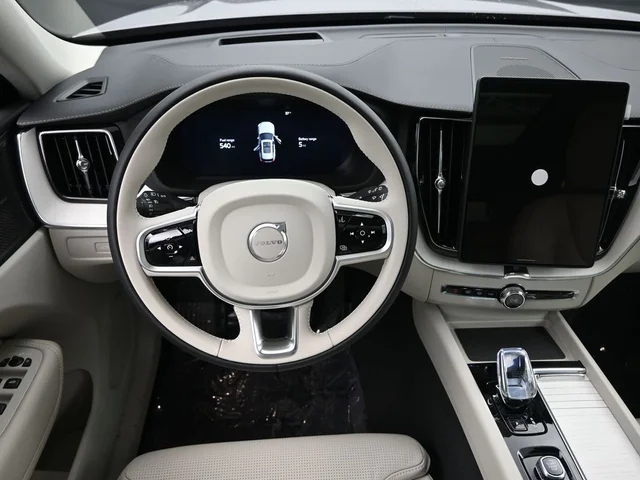 Nuevos VOLVO XC60 PLUG-IN HYBRID à Estados chez autogozo