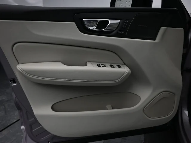 Nuevos VOLVO XC60 PLUG-IN HYBRID à Estados chez autogozo