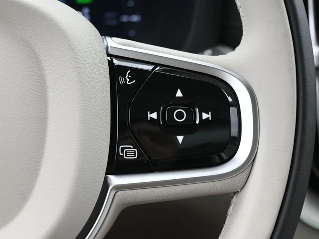 Nuevos VOLVO XC60 PLUG-IN HYBRID à Estados chez autogozo