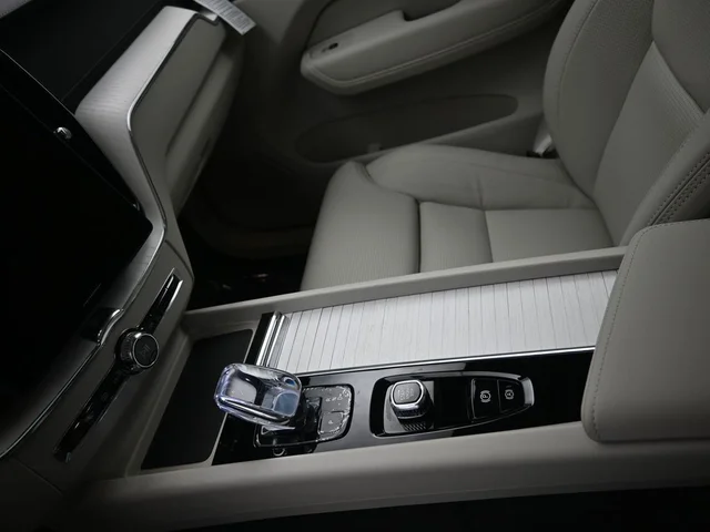 Nuevos VOLVO XC60 PLUG-IN HYBRID à Estados chez autogozo