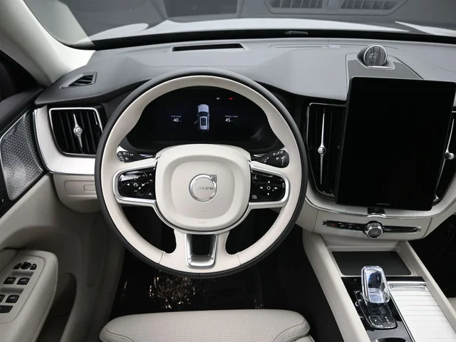 Nuevos VOLVO XC60 PLUG-IN HYBRID à Estados chez autogozo