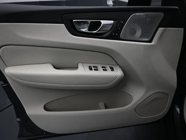 Nuevos VOLVO XC60 PLUG-IN HYBRID à Estados chez autogozo