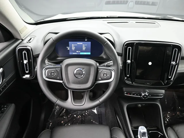 Nuevos VOLVO XC40 à Estados chez autogozo