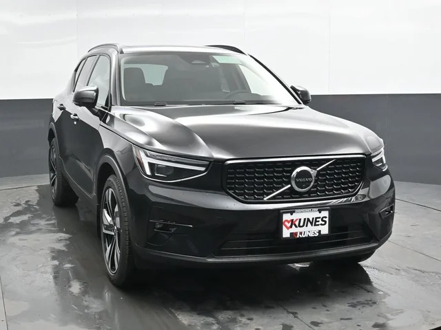 Nuevos VOLVO XC40 à Estados chez autogozo