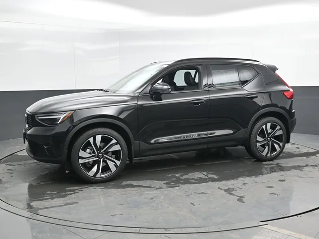 Nuevos VOLVO XC40 à Estados chez autogozo