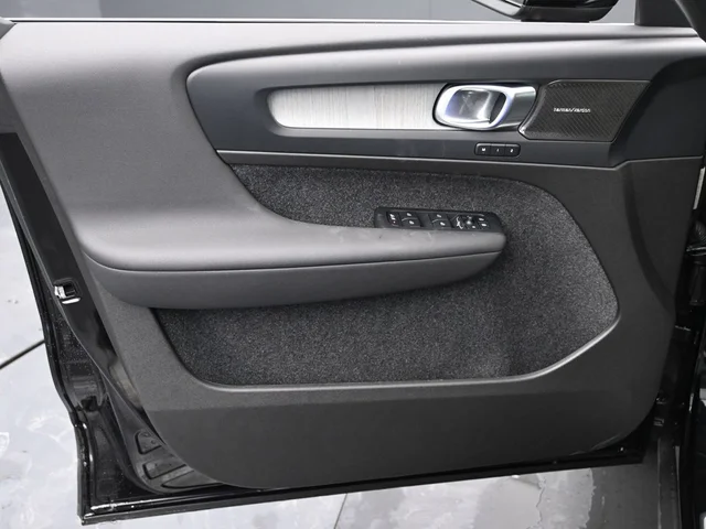 Nuevos VOLVO XC40 à Estados chez autogozo