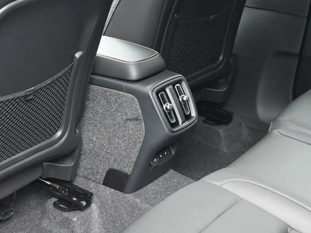 Nuevos VOLVO XC40 à Estados chez autogozo