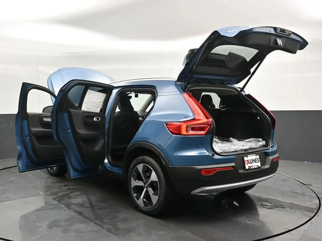 Nuevos VOLVO XC40 à Estados chez autogozo