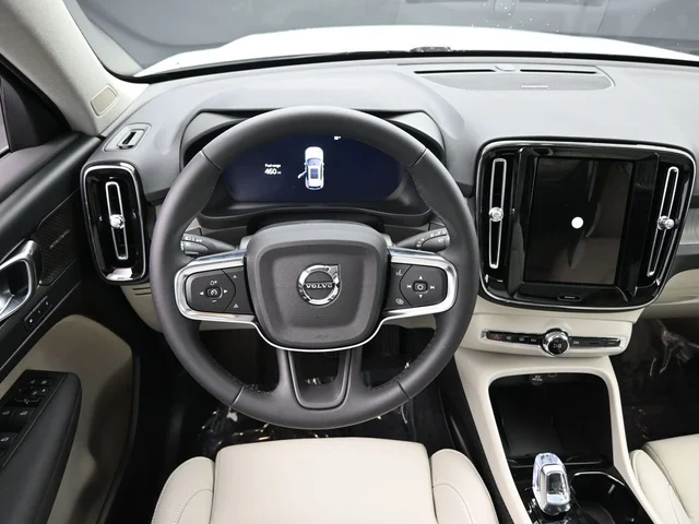 Nuevos VOLVO XC40 à Estados chez autogozo