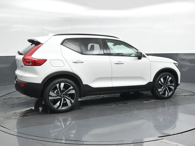 Nuevos VOLVO XC40 à Estados chez autogozo