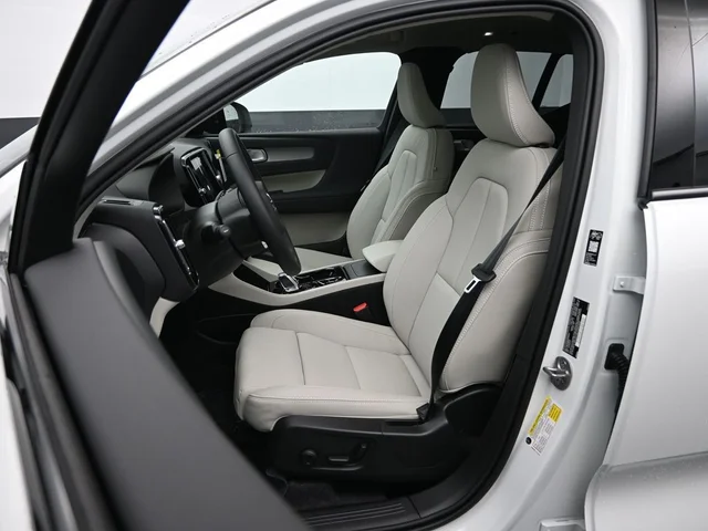 Nuevos VOLVO XC40 à Estados chez autogozo