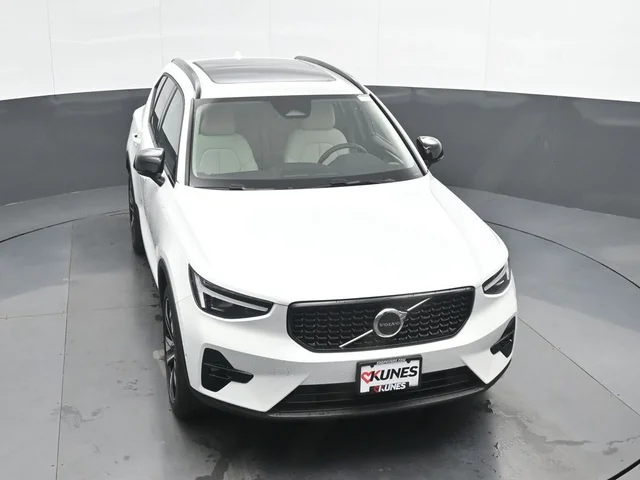 Nuevos VOLVO XC40 à Estados chez autogozo