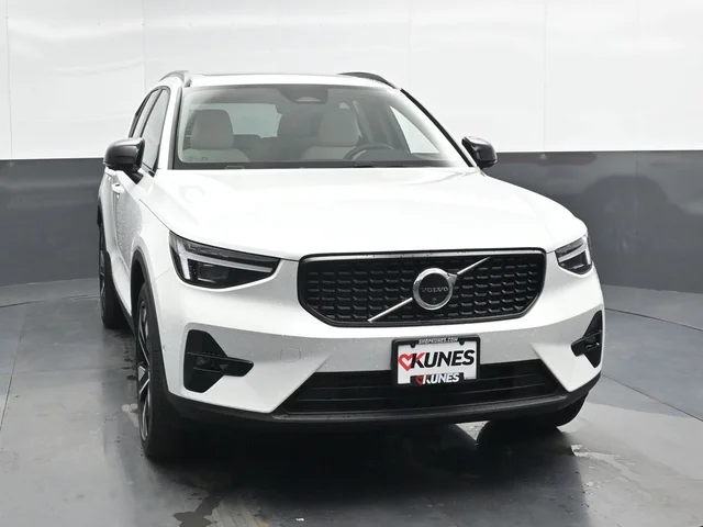 Nuevos VOLVO XC40 à Estados chez autogozo