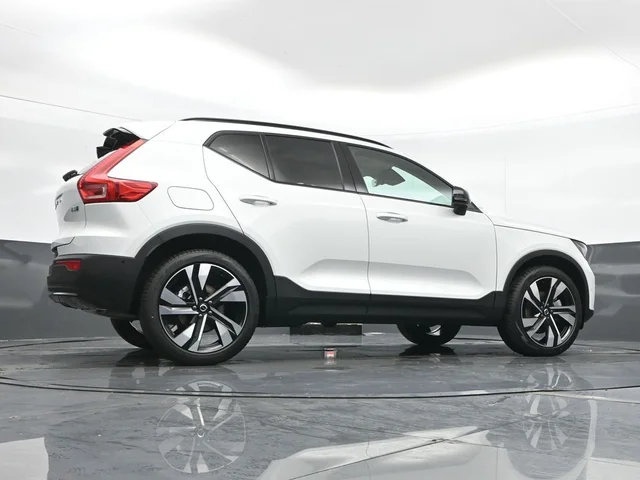 Nuevos VOLVO XC40 à Estados chez autogozo