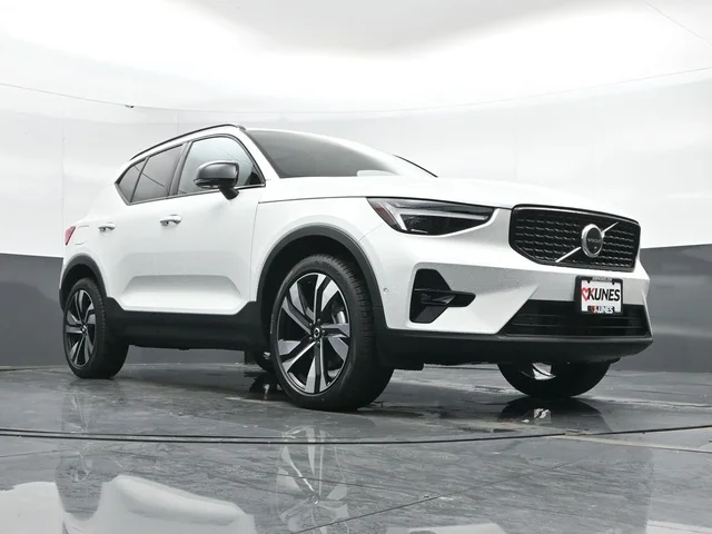 Nuevos VOLVO XC40 à Estados chez autogozo