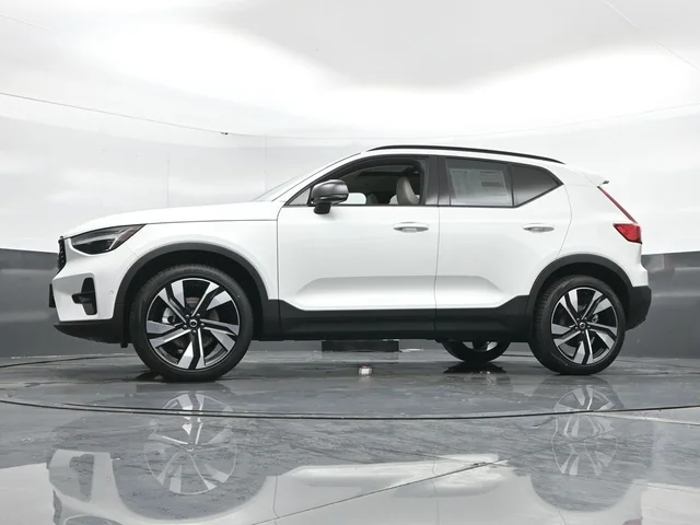 Nuevos VOLVO XC40 à Estados chez autogozo