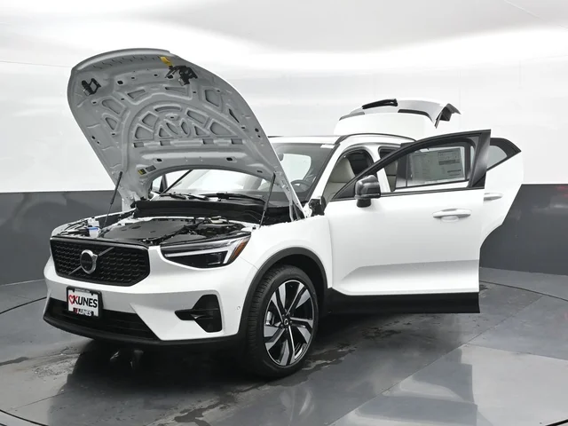 Nuevos VOLVO XC40 à Estados chez autogozo