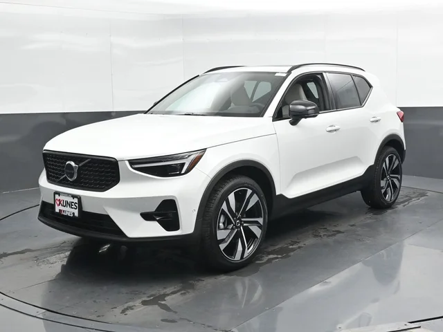 Nuevos VOLVO XC40 à Estados chez autogozo