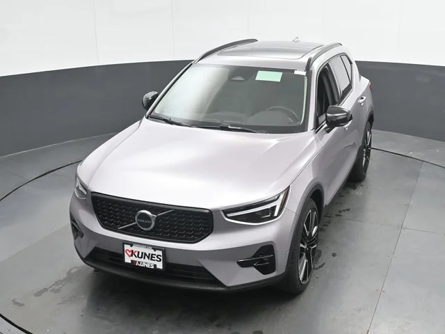 Nuevos VOLVO XC40 à Estados chez autogozo