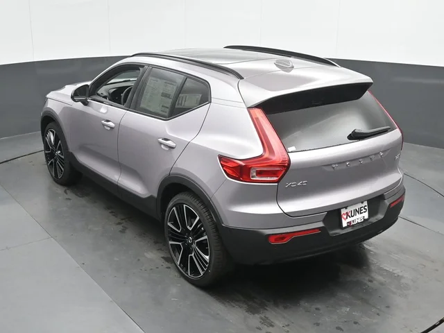 Nuevos VOLVO XC40 à Estados chez autogozo
