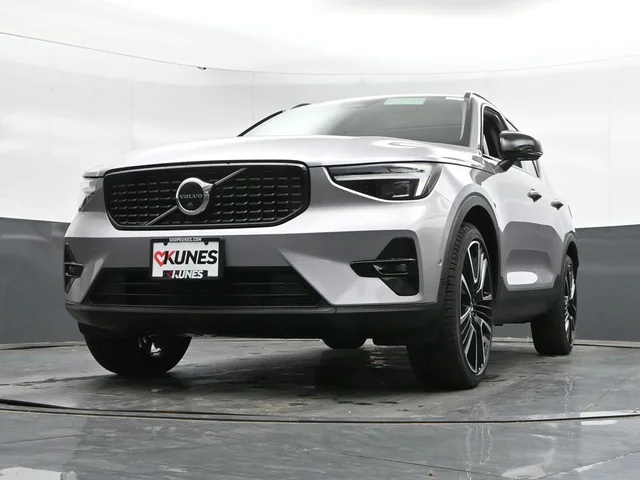 Nuevos VOLVO XC40 à Estados chez autogozo