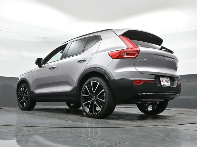 Nuevos VOLVO XC40 à Estados chez autogozo
