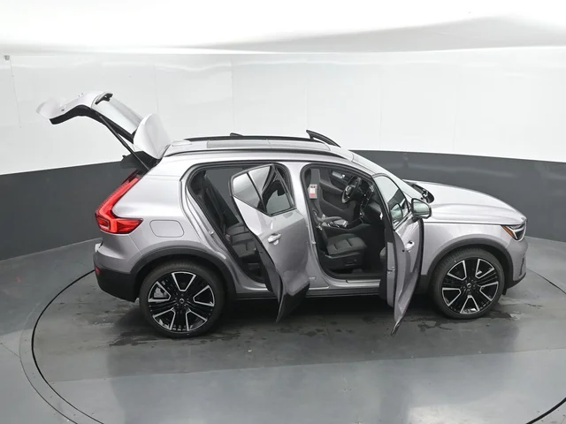 Nuevos VOLVO XC40 à Estados chez autogozo