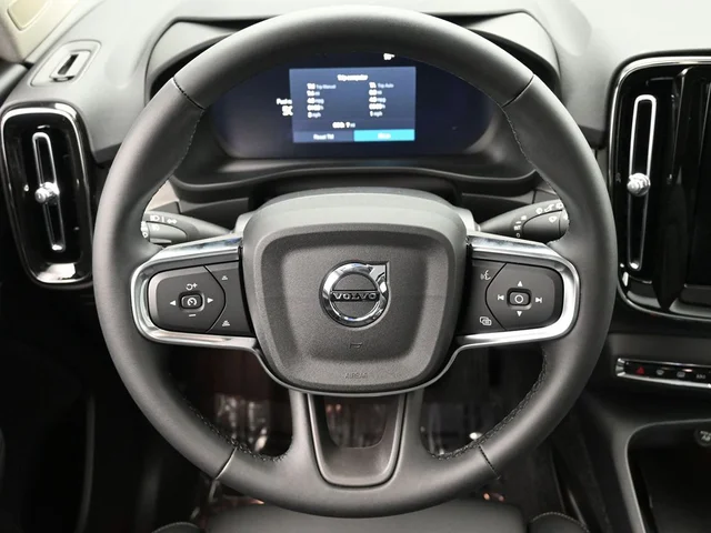 Nuevos VOLVO XC40 à Estados chez autogozo