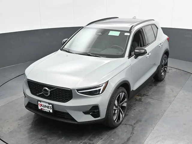 Nuevos VOLVO XC40 à Estados chez autogozo