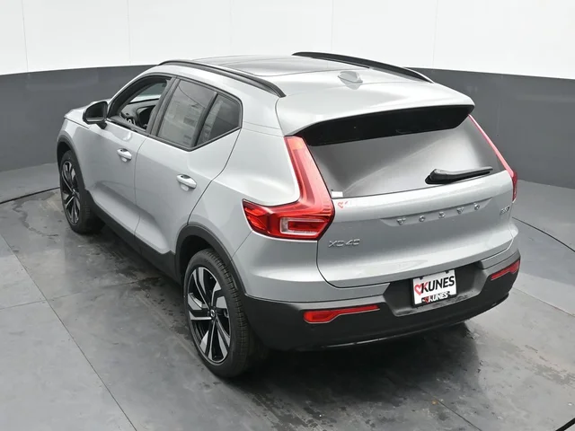 Nuevos VOLVO XC40 à Estados chez autogozo