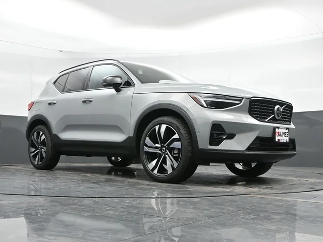 Nuevos VOLVO XC40 à Estados chez autogozo