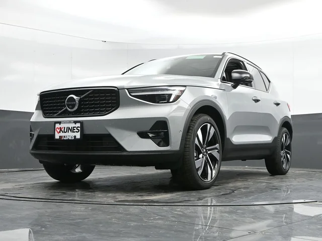 Nuevos VOLVO XC40 à Estados chez autogozo
