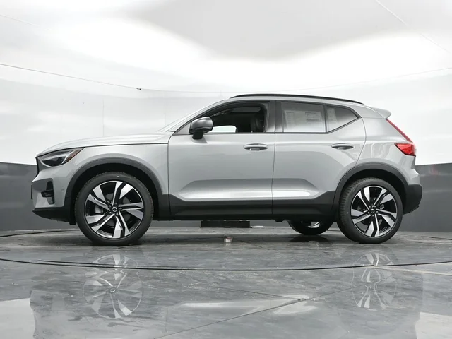 Nuevos VOLVO XC40 à Estados chez autogozo