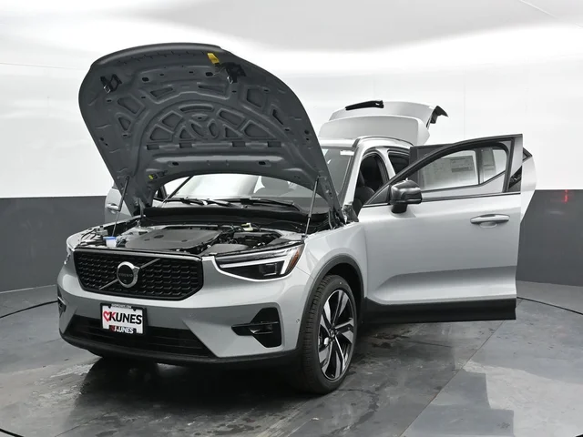 Nuevos VOLVO XC40 à Estados chez autogozo