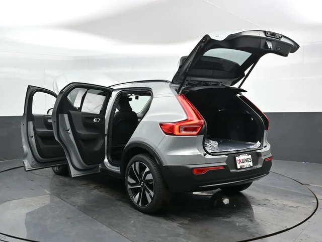 Nuevos VOLVO XC40 à Estados chez autogozo