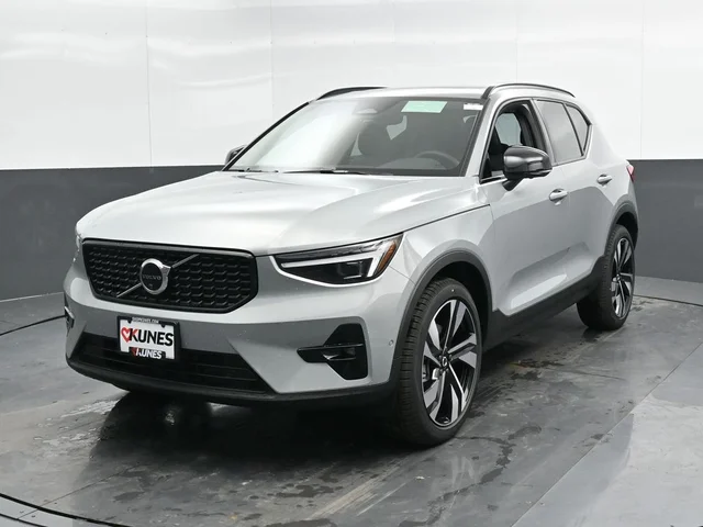 Nuevos VOLVO XC40 à Estados chez autogozo