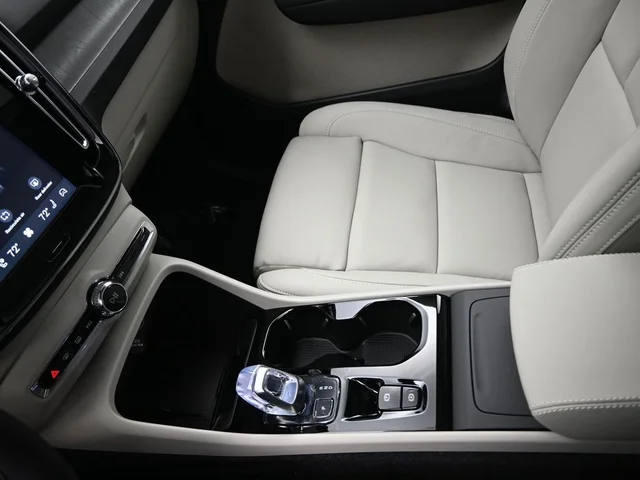 Nuevos VOLVO XC40 à Estados chez autogozo