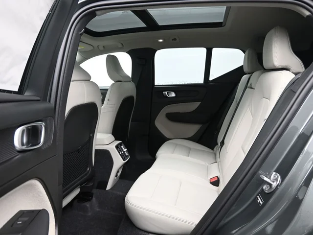 Nuevos VOLVO XC40 à Estados chez autogozo