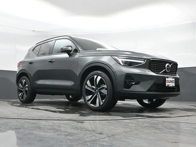 Nuevos VOLVO XC40 à Estados chez autogozo