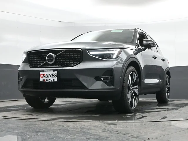 Nuevos VOLVO XC40 à Estados chez autogozo