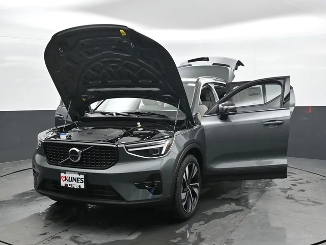 Nuevos VOLVO XC40 à Estados chez autogozo